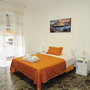 Lb&b Short , Bari Italie